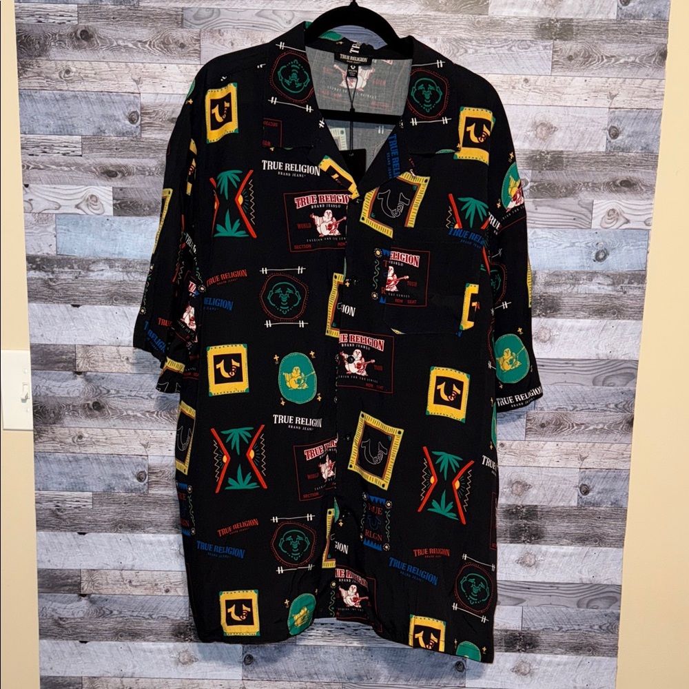 NWT! True Religion Men's Black Graphic Shirt